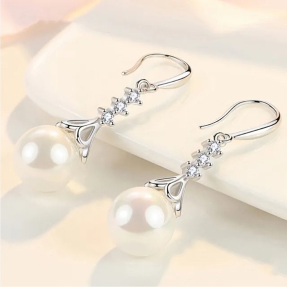 New Sterling Silver White Sapphire Cultured Pearl Earrings - Picture 5 of 6